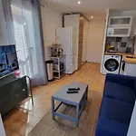 Avec Terrasse A Apartamento *